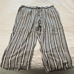 Old Navy Navy and Cream:White Striped Linen Cropped Pants